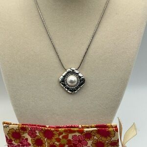 Brighton Pebble Dot Pearl Short Necklace 18" Silver Plated & Cloth Bag